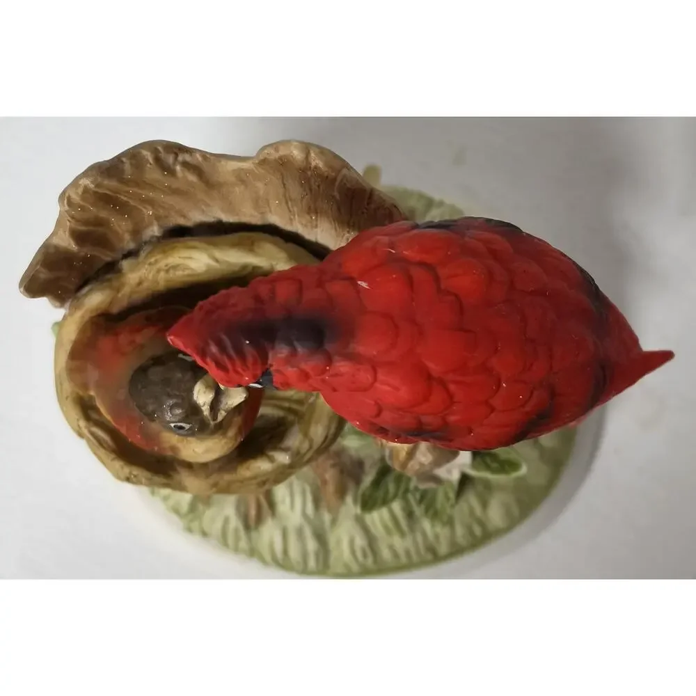 Vintage Gorham Japan Cardinal Feeding Baby Porcelain Music Box Beautiful Works